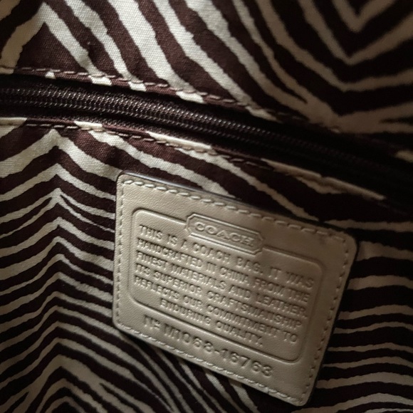 Coach NEW & AUTHENTIC Natalie Straw Tote Floral Details $398 - Picture 3 of 7